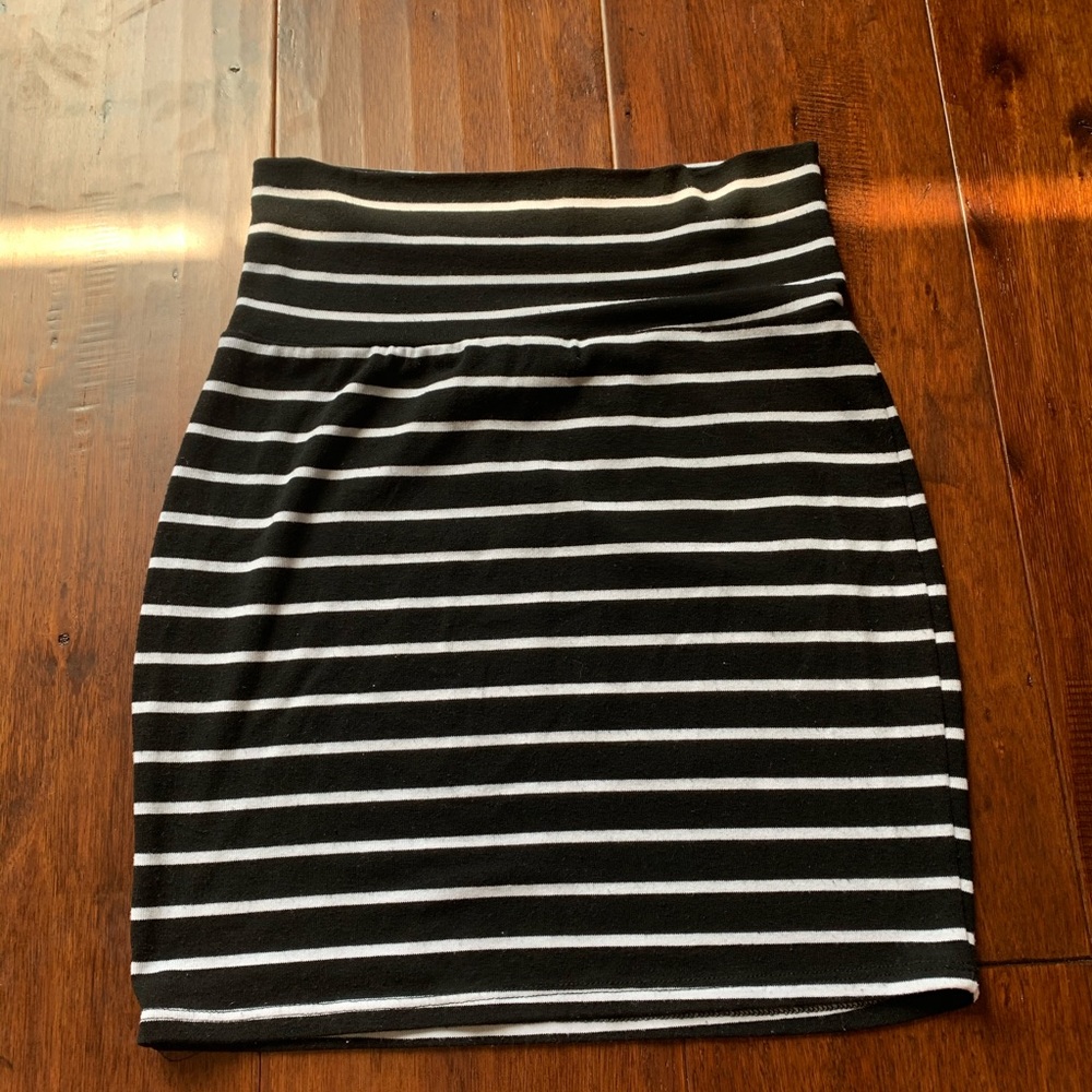black and white striped mini skirt